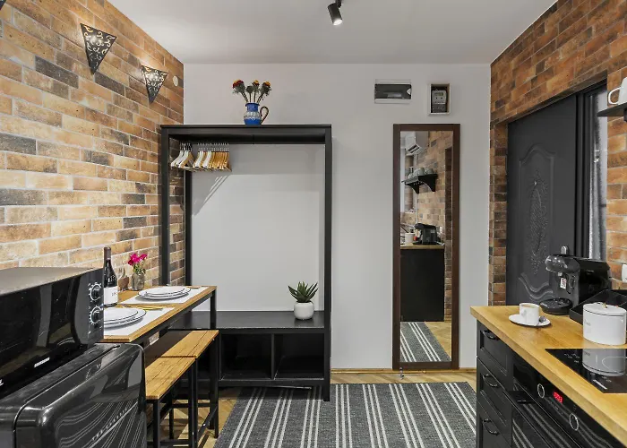 Center Bed And Beyond *