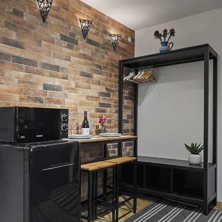 Center Bed And Beyond Apartment