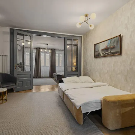 Center Bed And Beyond