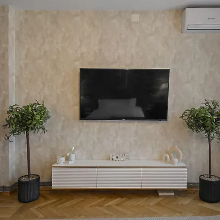 Center Bed And Beyond