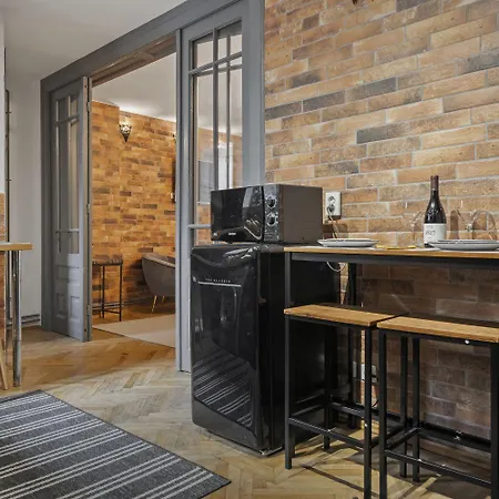 Center Bed And Beyond