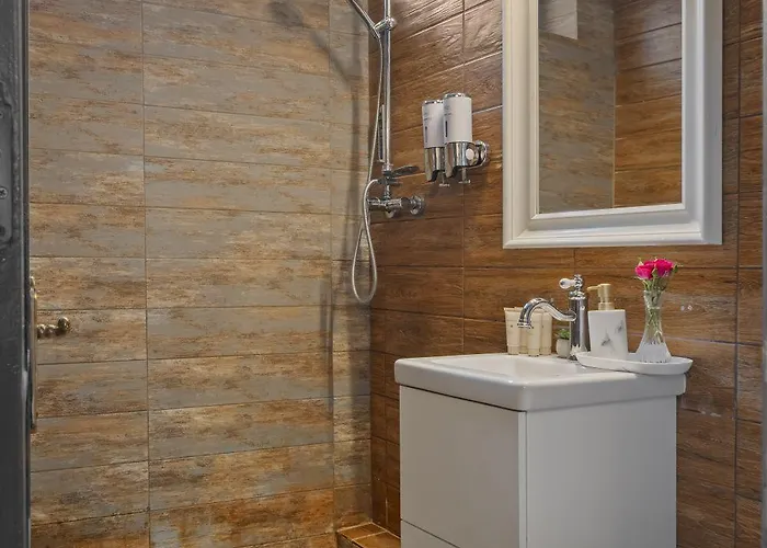 Center Bed And Beyond