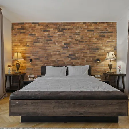 Daire Center Bed And Beyond *